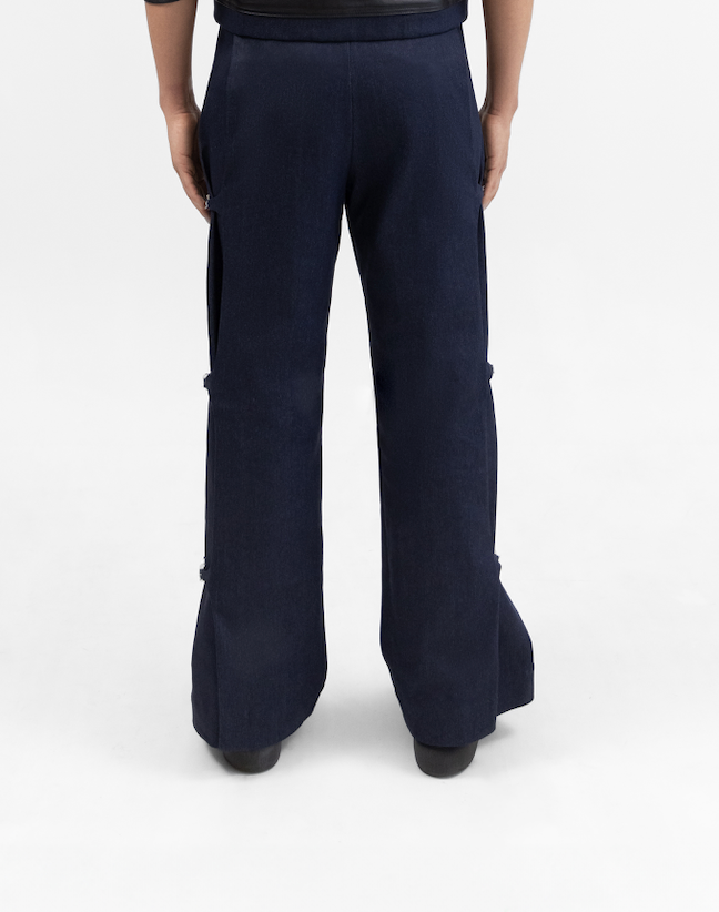 Denim buckle pants